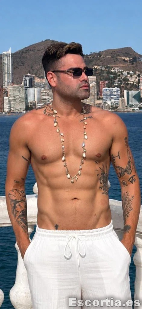 Alex escort Alicante