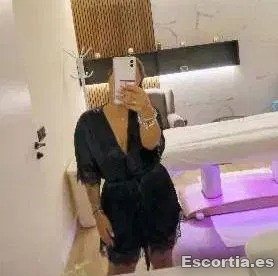 Adriana photo 7