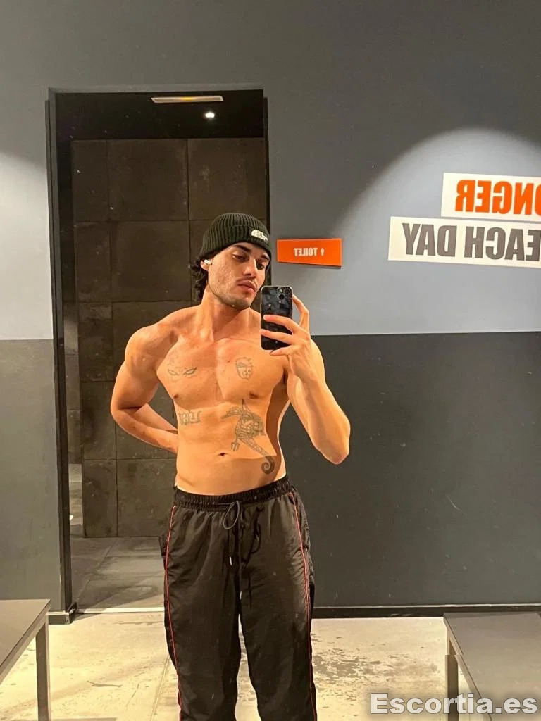 Apolo Miguel escort Santander