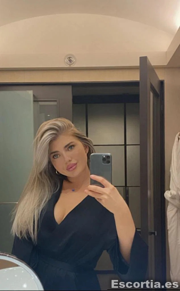 Julia escort Madrid