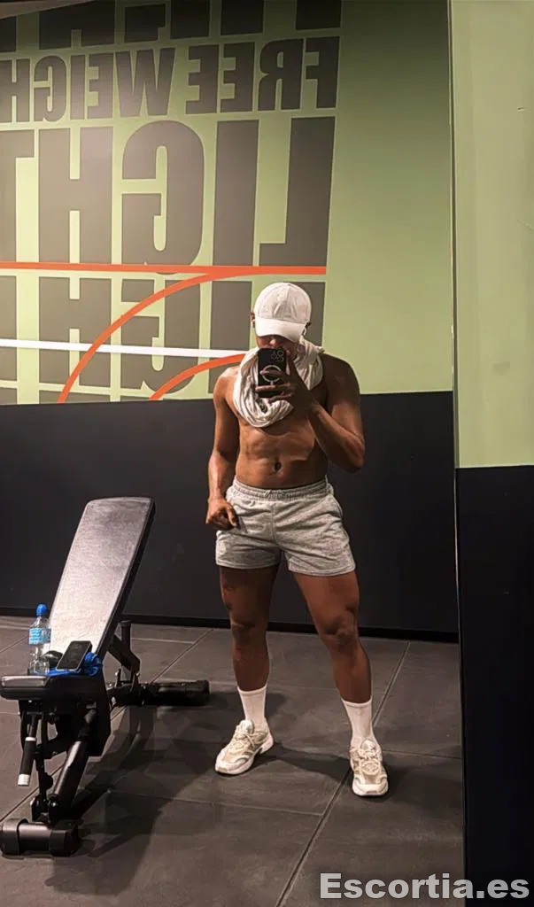 Felipe escort Madrid