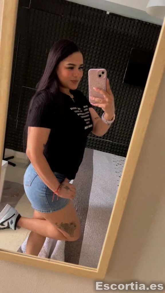 Megan photo 7