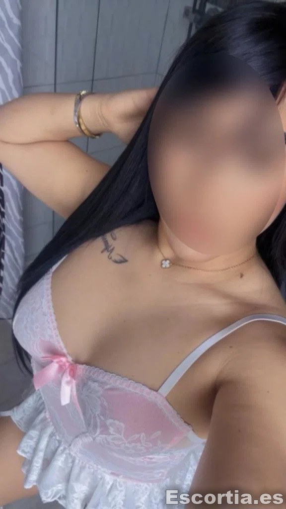 Camila photo 5
