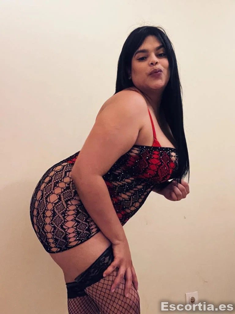 Mia photo 3