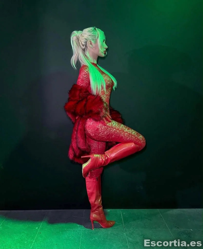 Angela photo 3