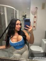 Pamela photo 8