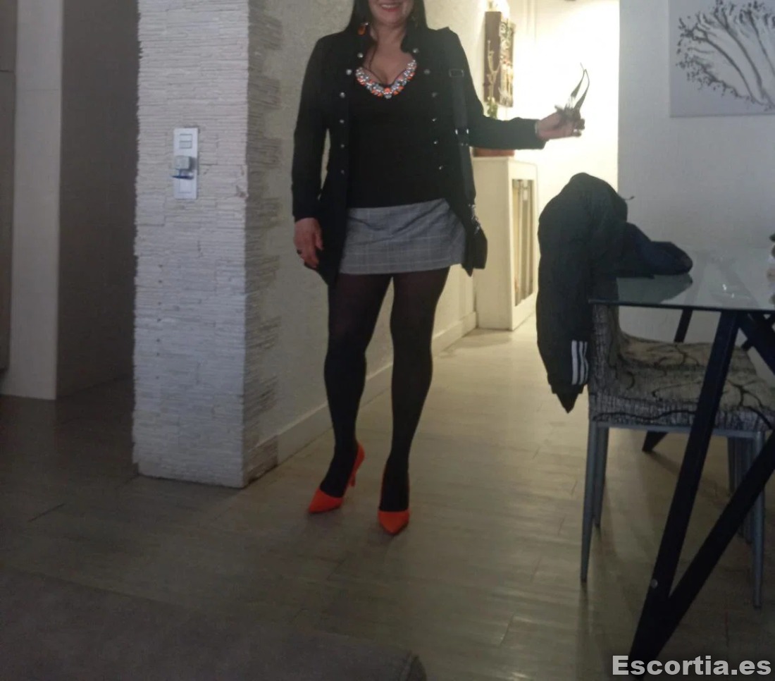 Laura photo 7