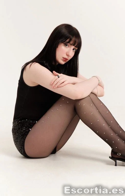 Mia photo 3