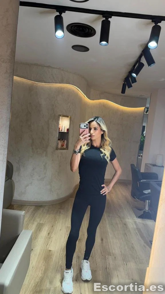 Thalia escort Palma