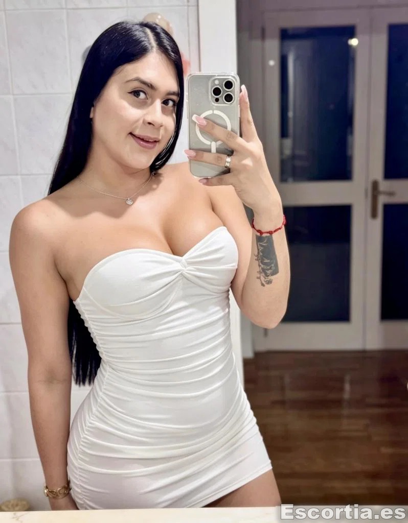 Andrea Santana photo 3