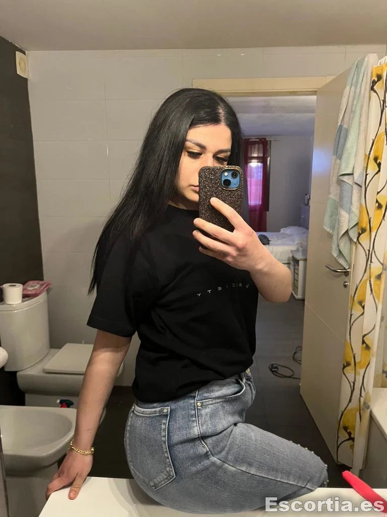Sofia escort Girona