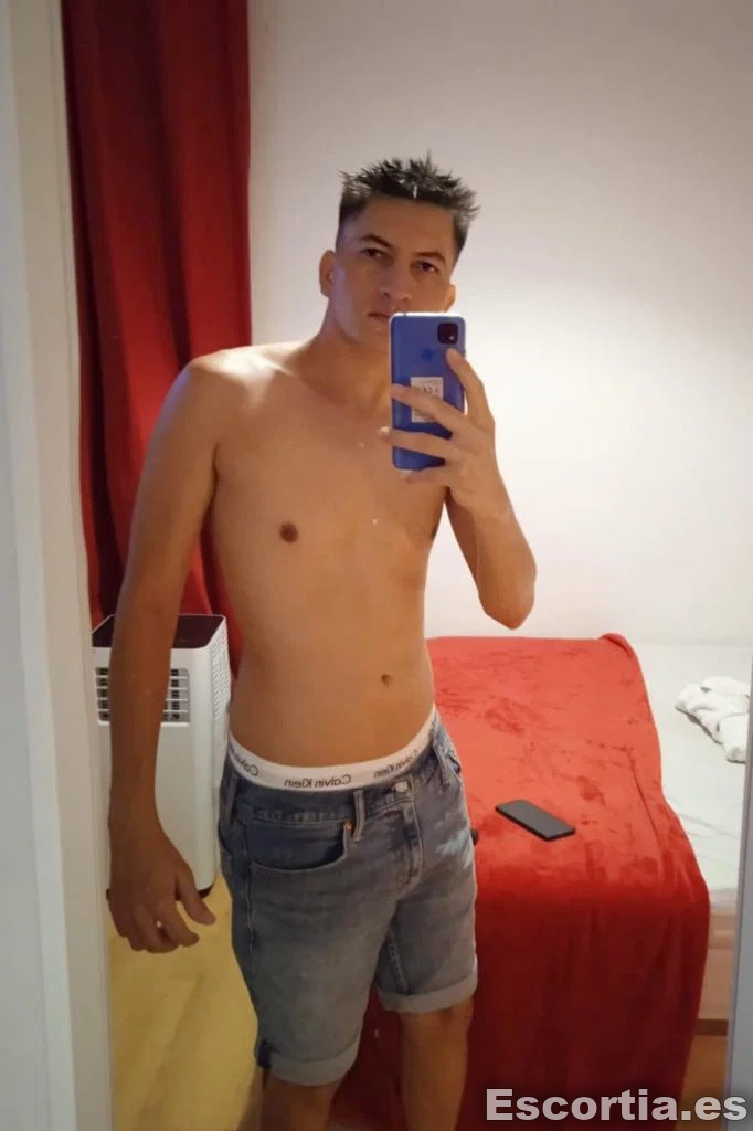 Camilo photo 3