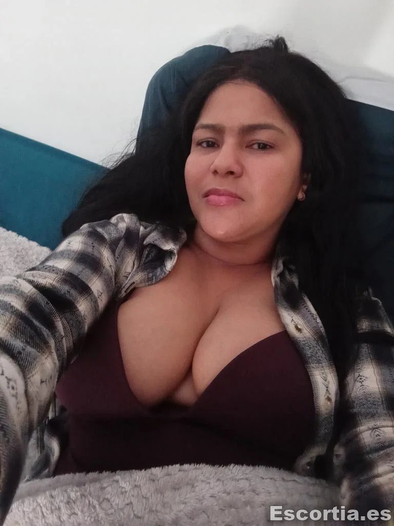 Camila photo 3