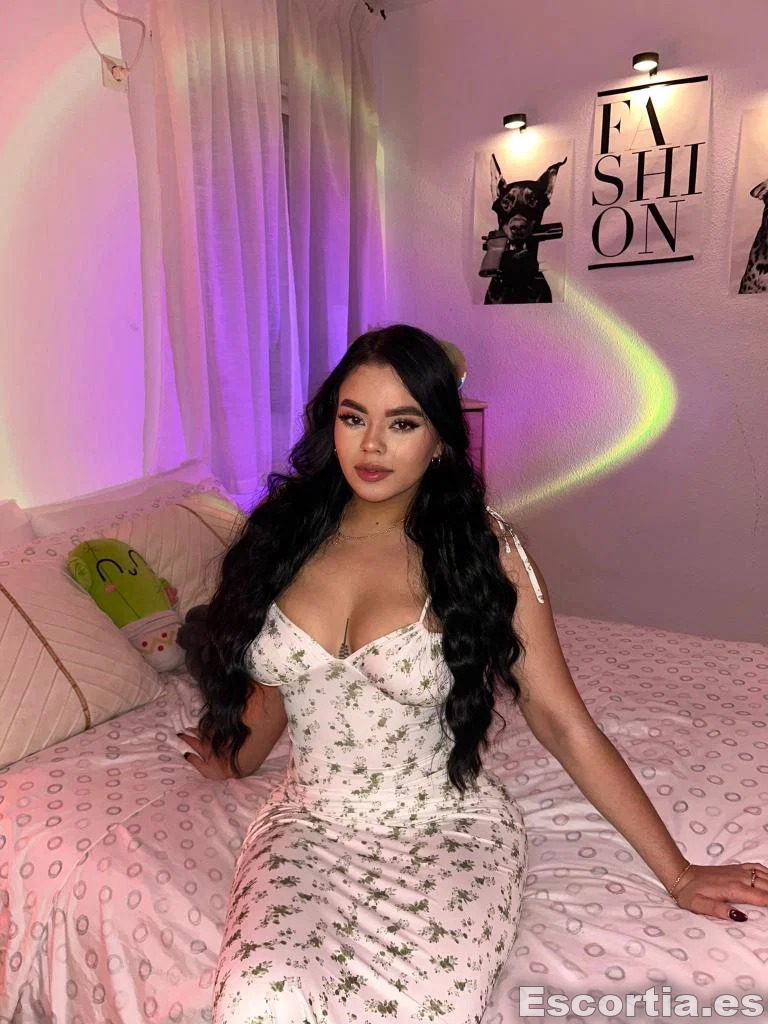 Sharick escort Girona