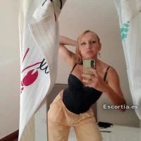 Yvonne photo 6