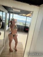 Camila photo 4