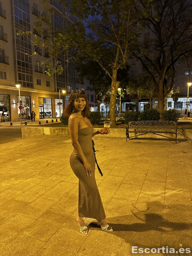 Zoe photo 3