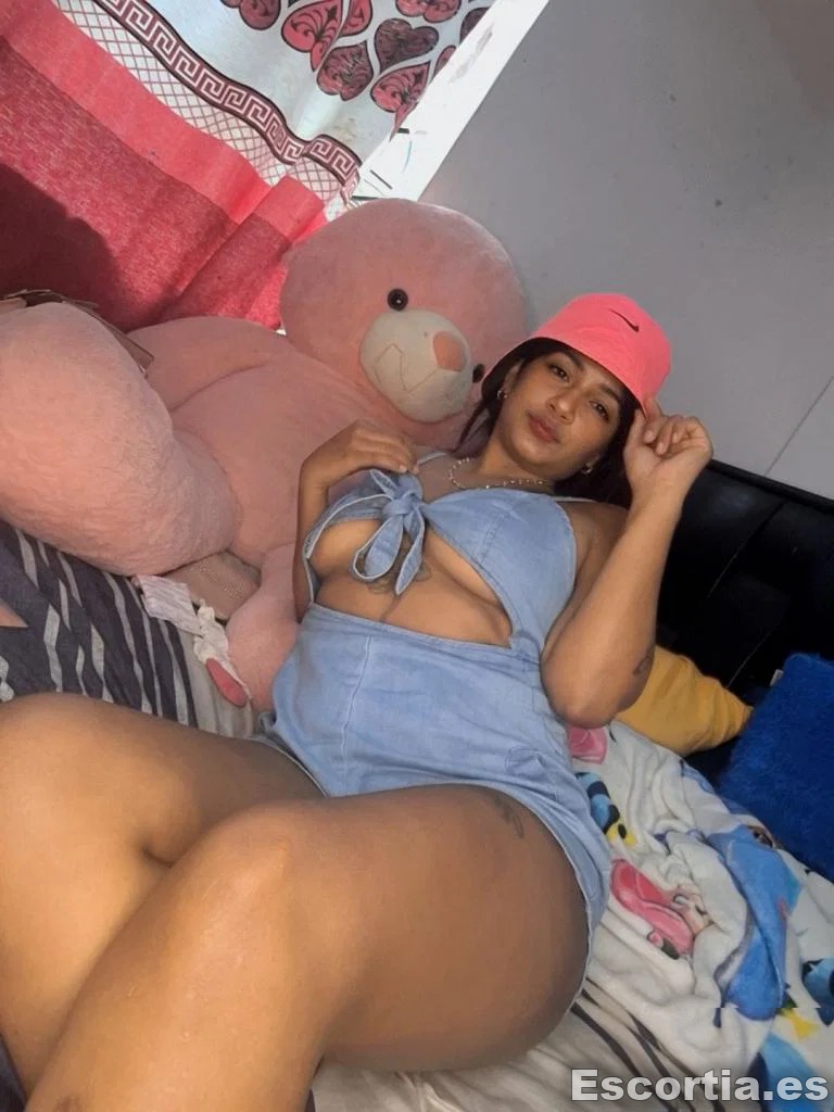 Mia photo 3