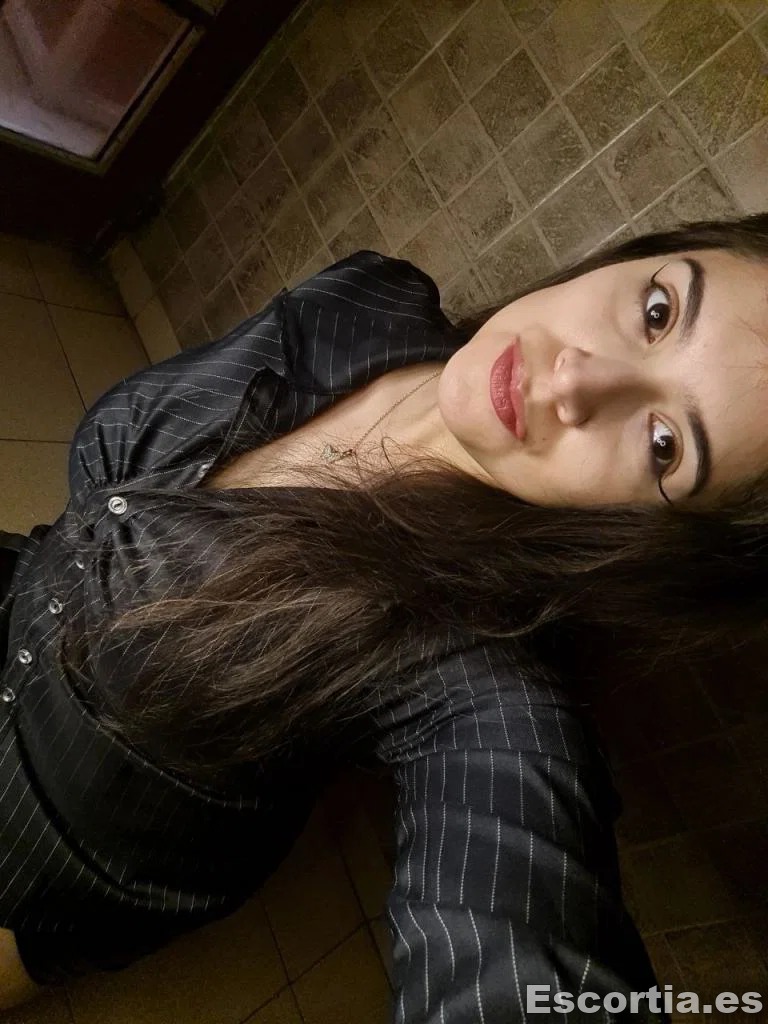 Cynthia photo 3