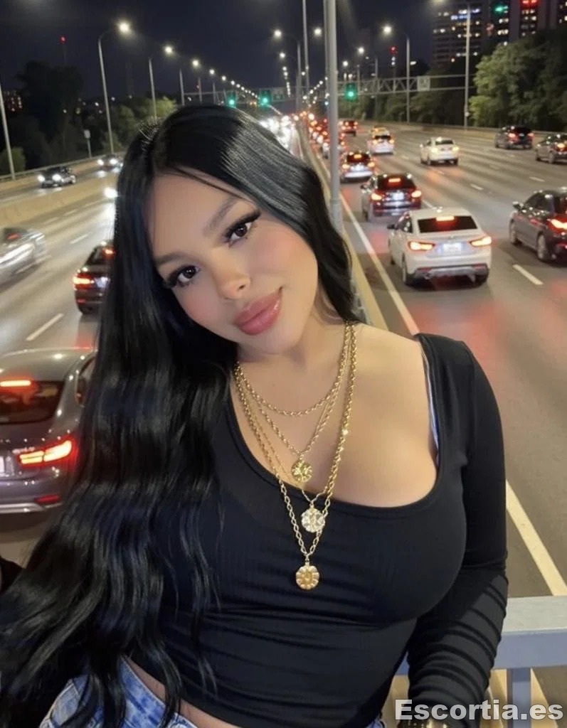 Melani photo 7