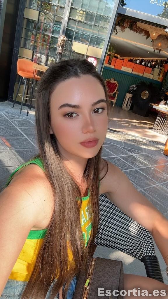 Helena escort Granada