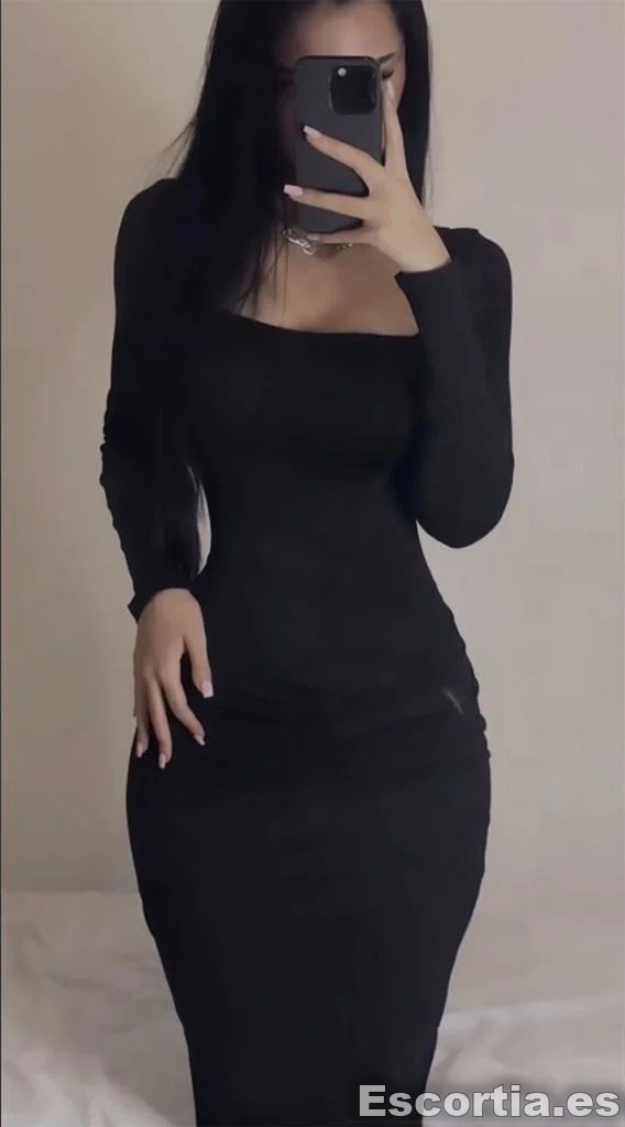 Mia photo 3