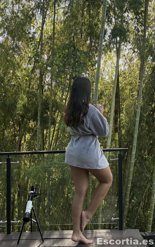Escort latina 25 photo 7