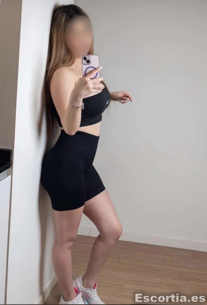 Escort latina 18 photo 3