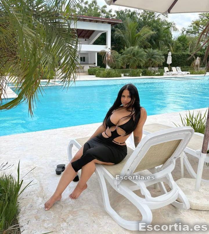 Chloe photo 7