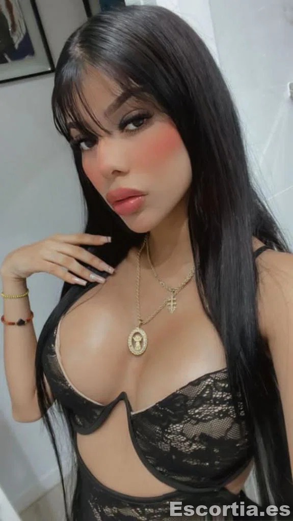 Camila photo 3