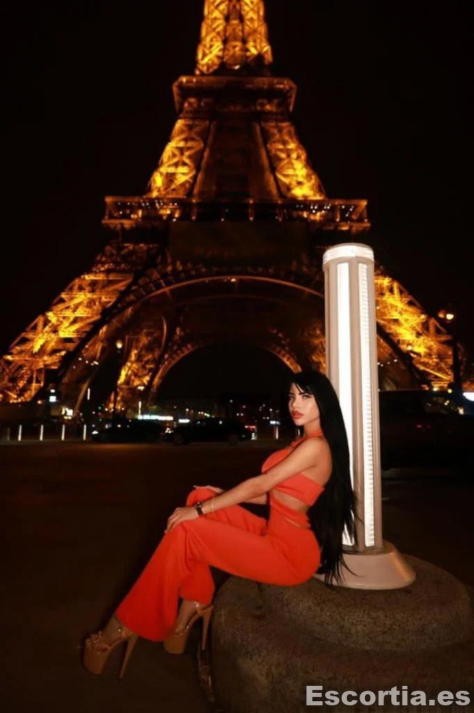 Camila photo 5