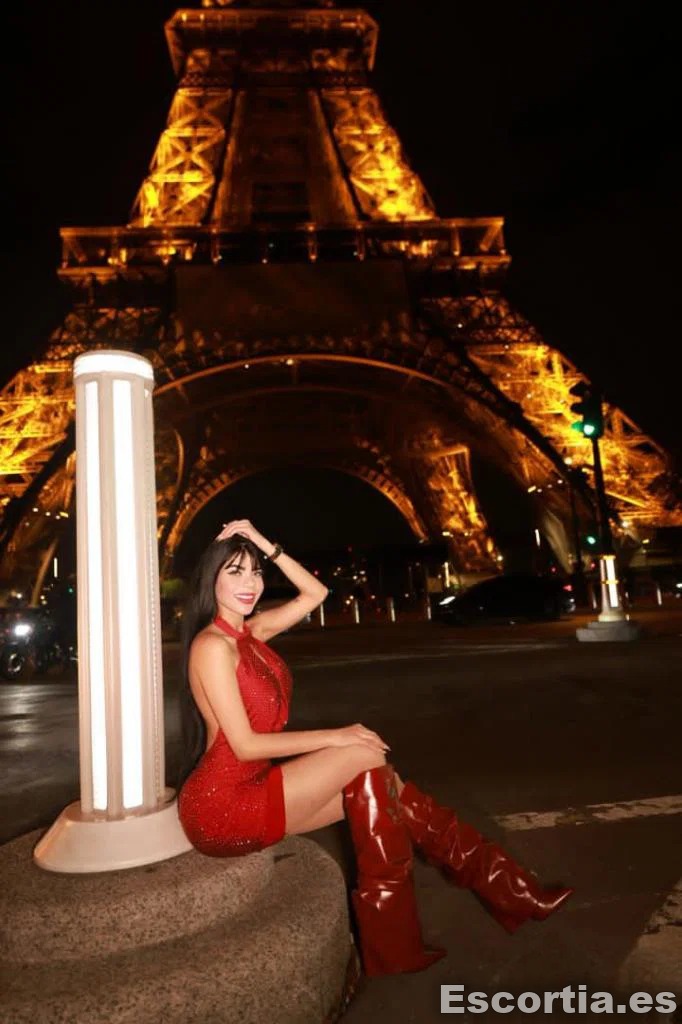 Camila photo 7