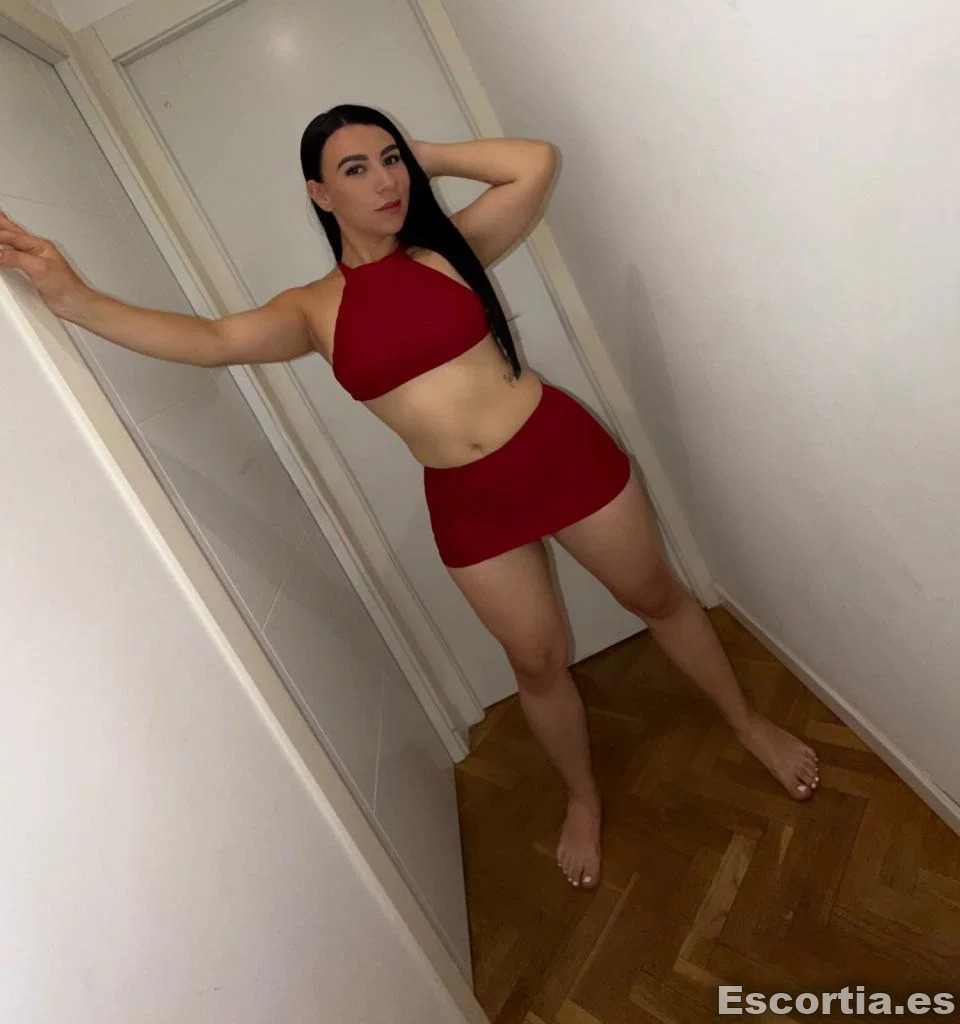 Laura photo 7