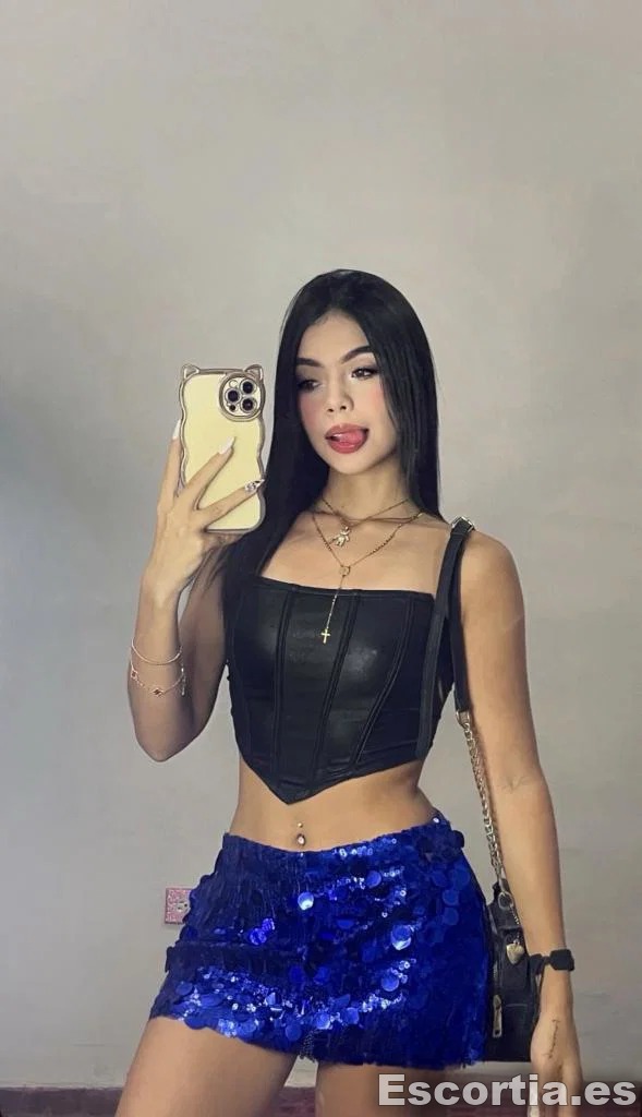 Camila photo 3