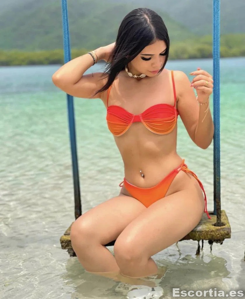 Camila photo 5