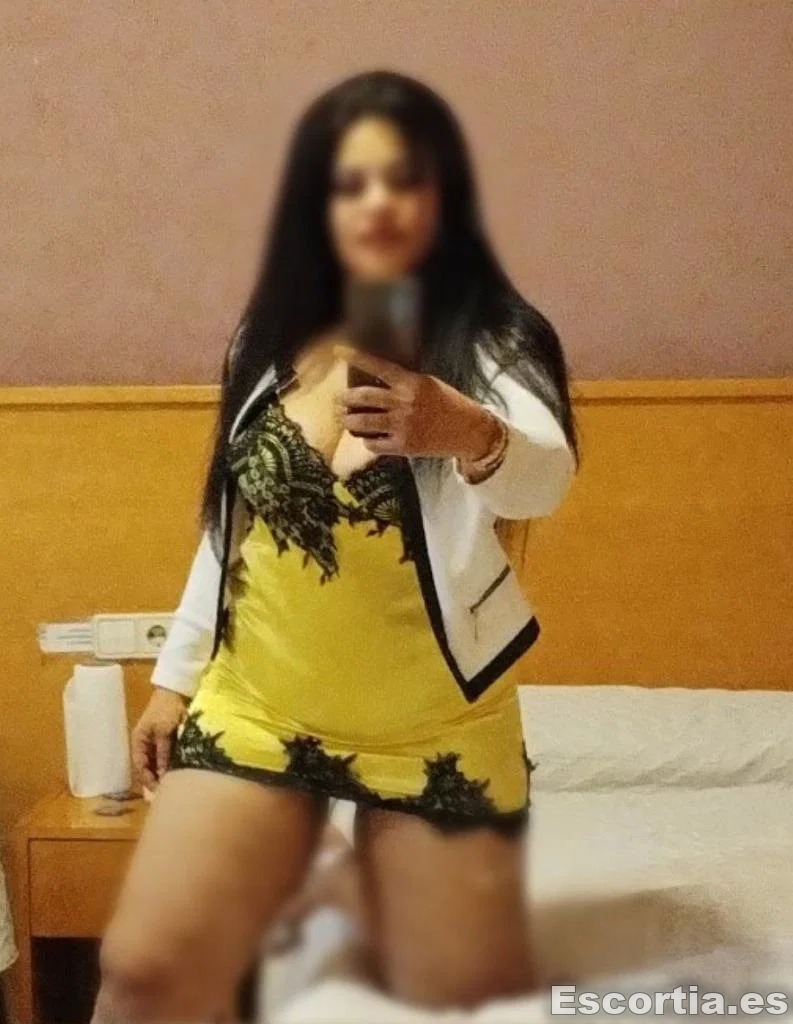 Carla photo 3