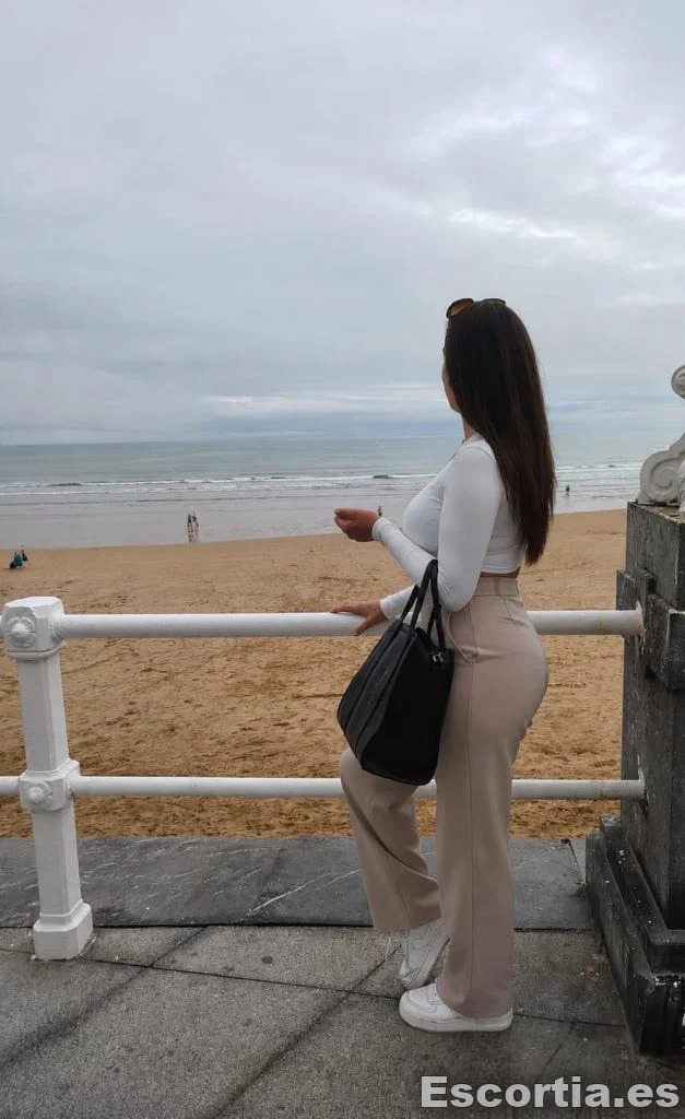 Alba photo 3