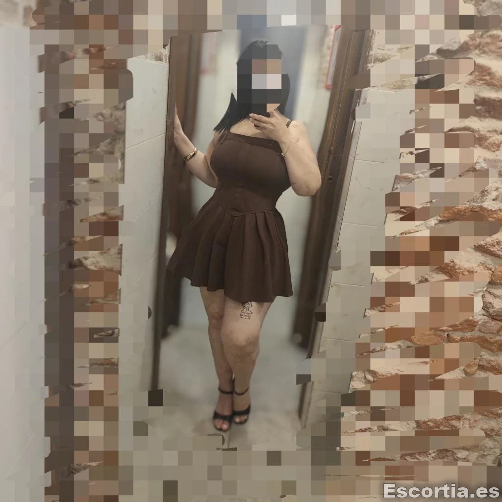 Camila photo 3