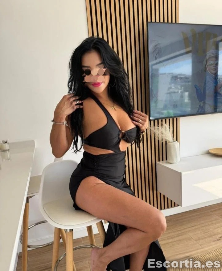 Mia photo 3
