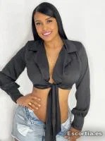Camila photo 4