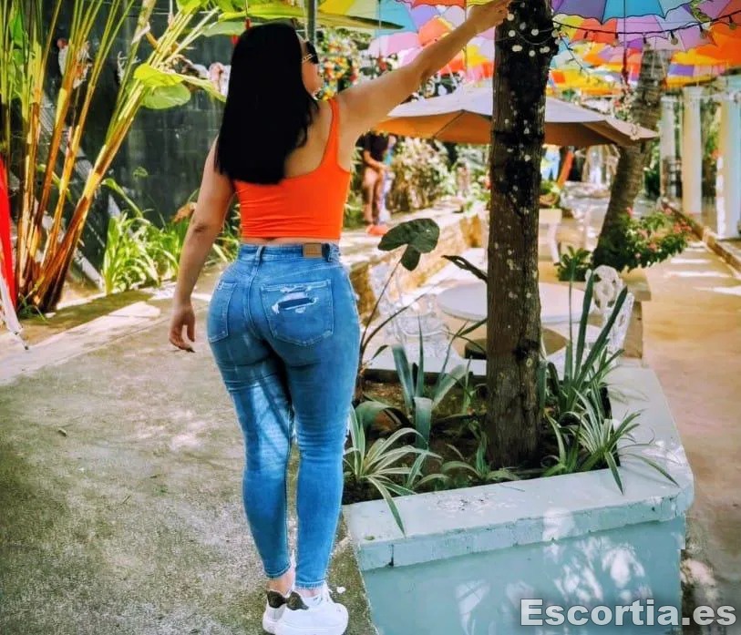 Camila photo 3