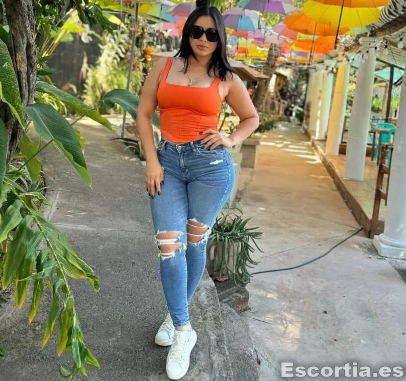 Camila photo 5