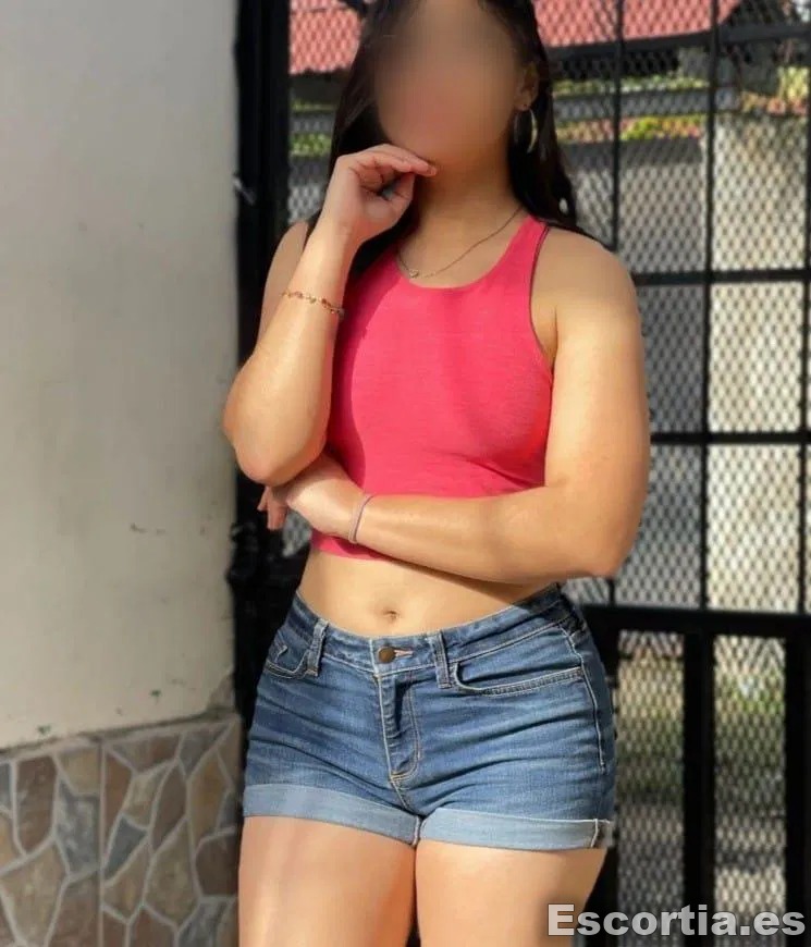 Camila photo 7