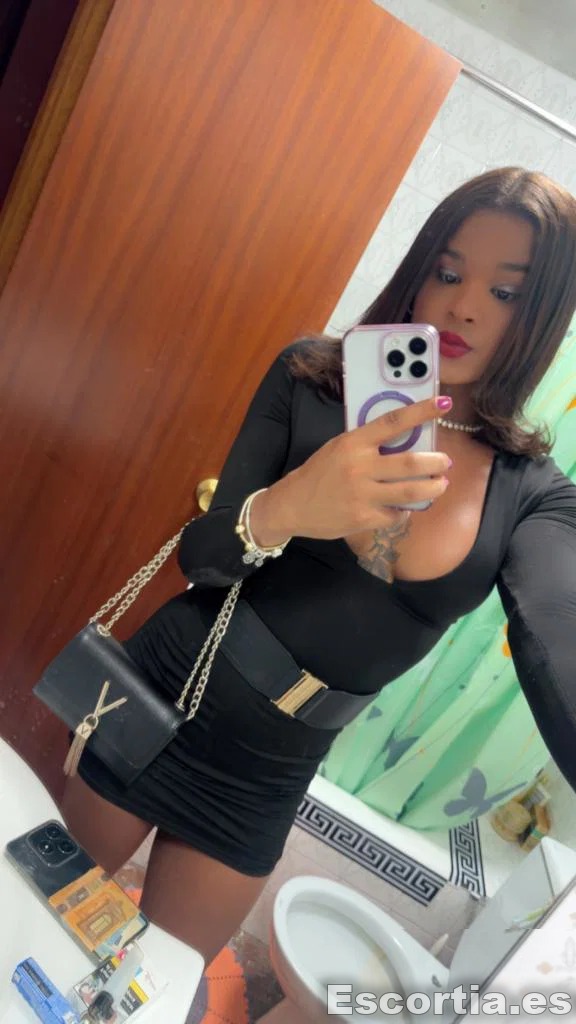 Andressa photo 3