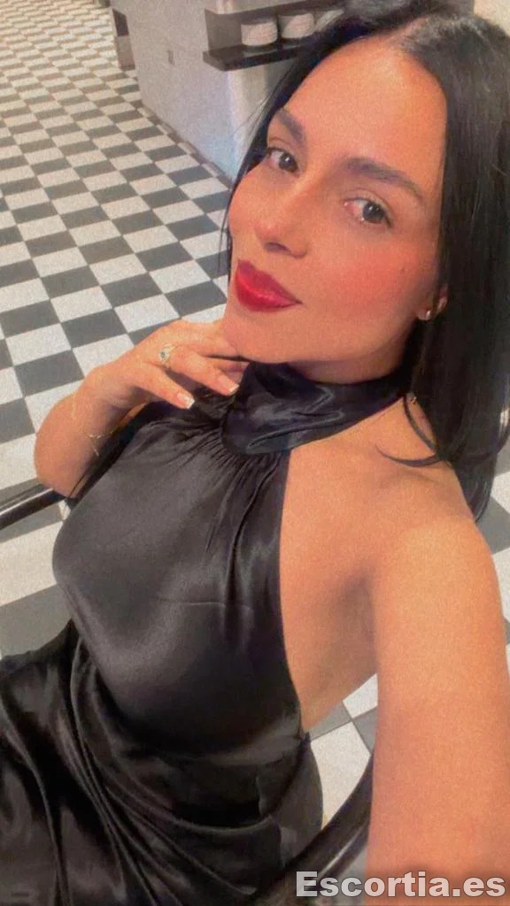 Camila photo 5
