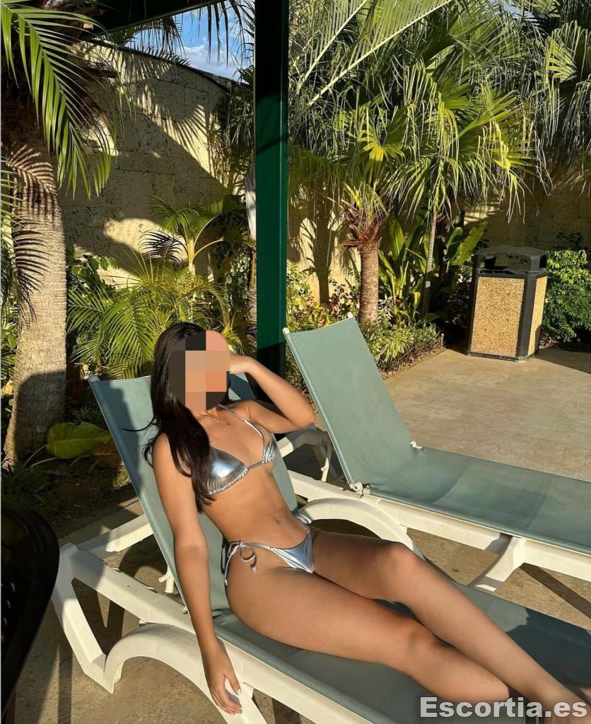 Camila photo 5