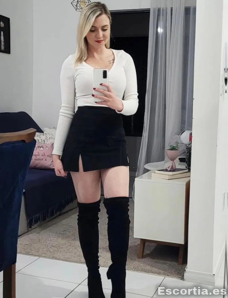 Anita photo 6
