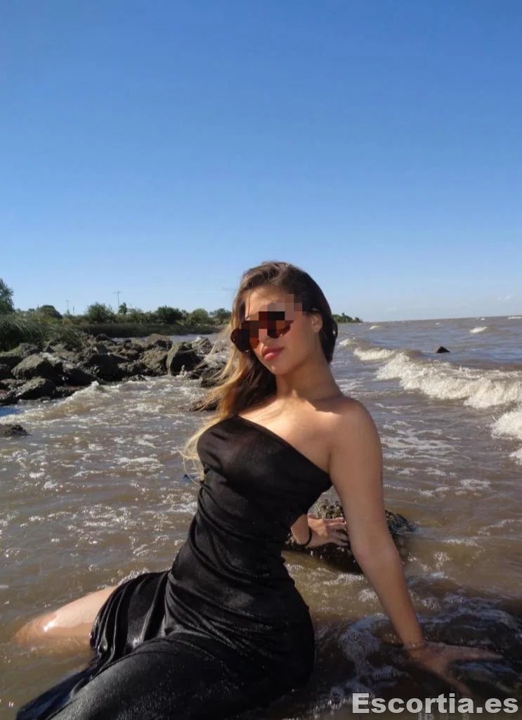 Daniella photo 5