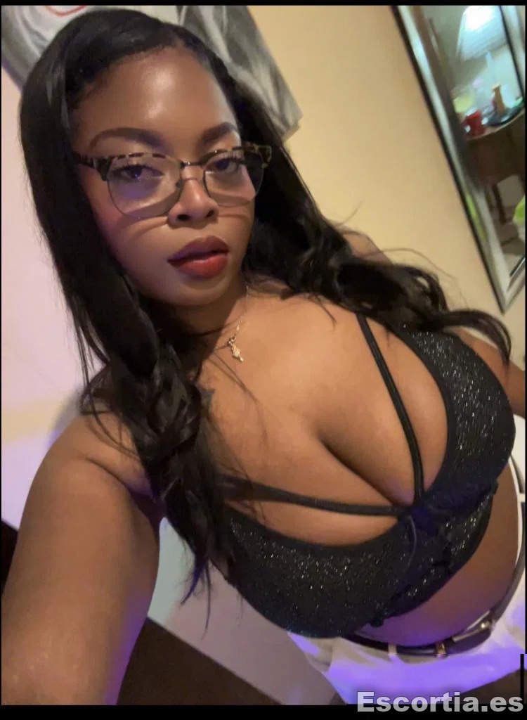 Angela photo 3