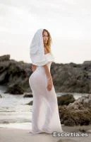Camila photo 4